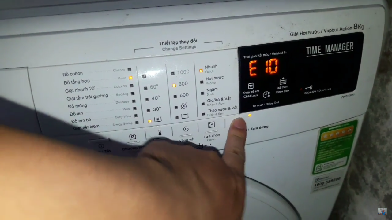 máy giặt electrolux báo lỗi e10