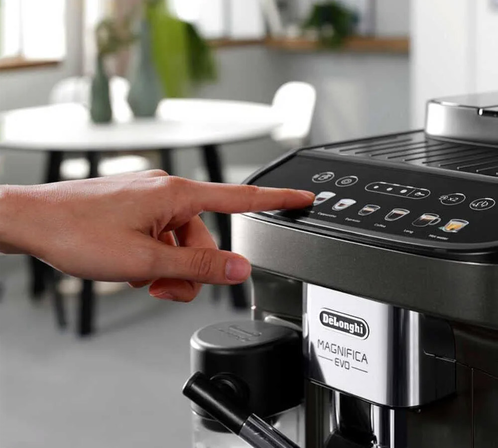 Dễ dàng điều khiển Máy Pha Cà Phê Delonghi ECAM290.81.TB