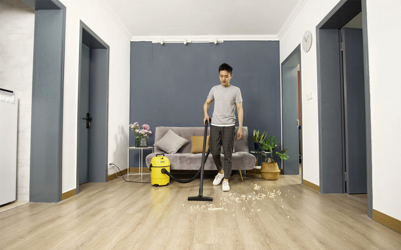 Máy hút bụi công nghiệp phù hợp với người cần vệ sinh không gian lớn