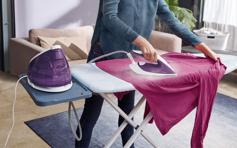 Bàn ủi Philips ủi phẳng nhanh chóng mà không làm hỏng quần áo
