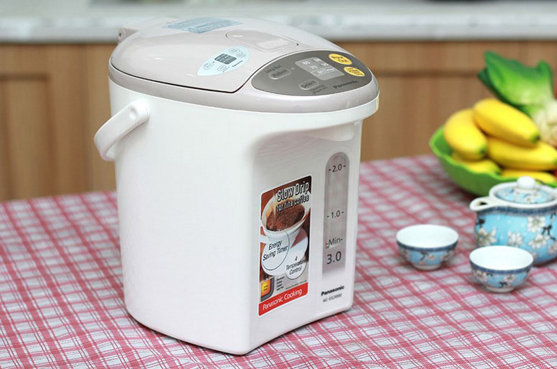 Bình thủy điện Panasonic NC-EG3000CSY 3 lít có thiết kế nhỏ gọn 