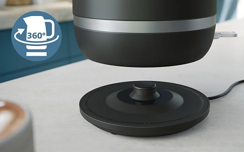 Đế xoay 360° để đặt và nhấc ấm dễ dàng từ mọi góc 