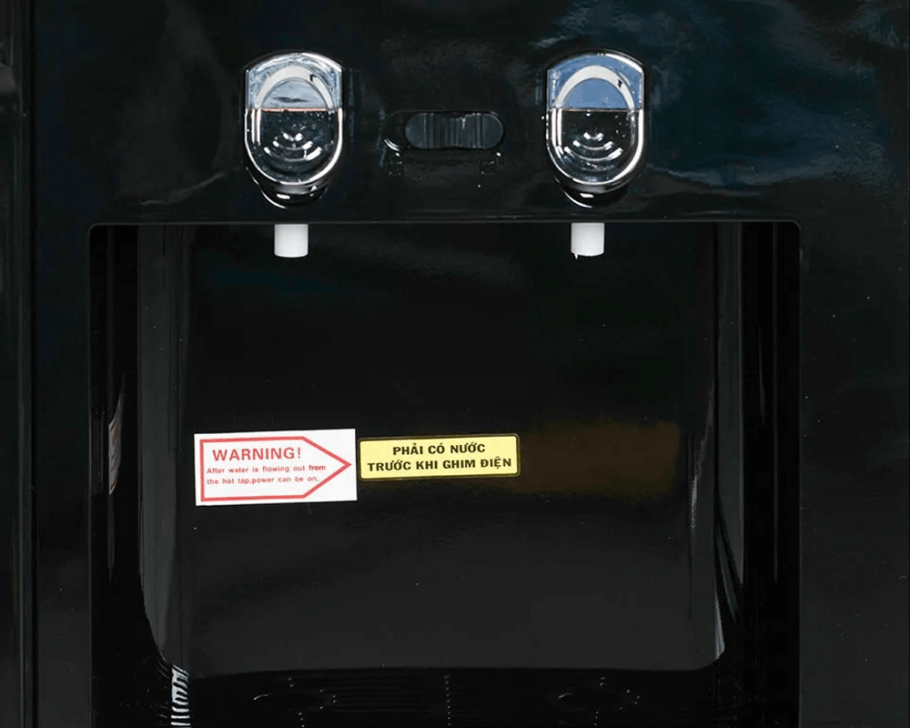 Máy Nóng Lạnh Alaska R-90 tiện lợi khi lấy nước