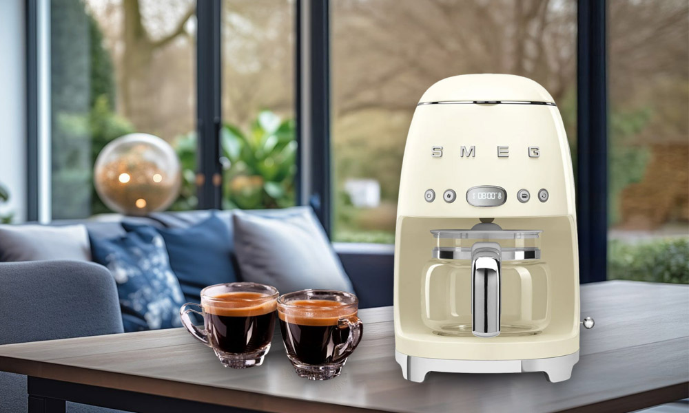 Thiết kế hiện đại của Máy Pha Cà Phê Smeg DCF02CREU