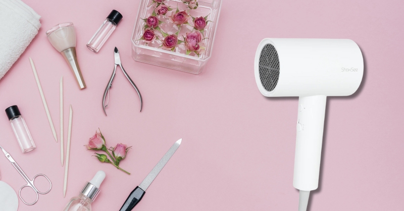 Máy sấy tóc Showsee giúp cho mái tóc nhanh khô