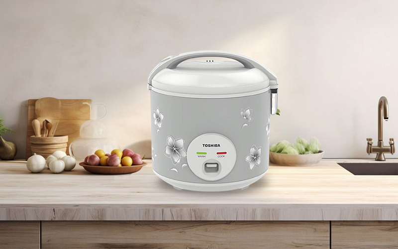 Nồi cơm điện nắp gài Toshiba có nắp gắn liền với thân nồi