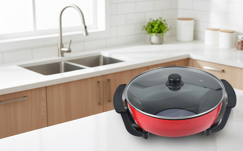 Nồi lẩu điện Perfect có kiểu dáng gọn gàng