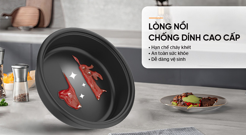 Lòng nồi được phủ lớp chống dính, giúp hạn chế thực phẩm bám dính
