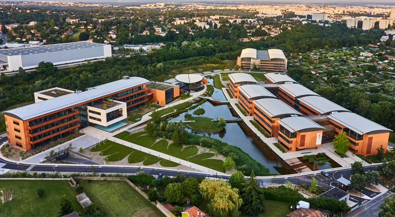 Tefal là thương hiệu gia dụng nổi tiếng của Pháp thành lập năm 1956