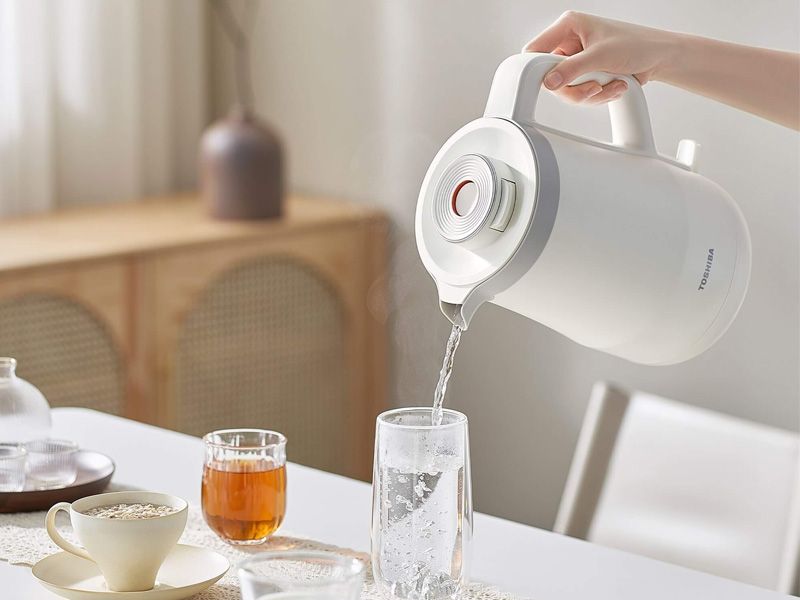 Ấm siêu tốc Toshiba tích hợp nhiều tiện ích thông minh