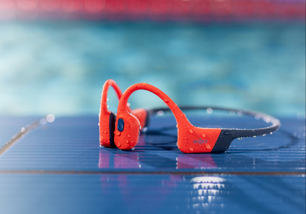 Shokz OpenSwim Pro chống nước vượt trội