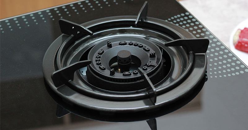 Đầu đốt bằng đồng thau, cho ngọn lửa xanh đều và tập trung nhiệt tốt