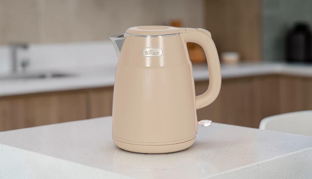 Dung tích 1.5 lít hoạt động với công suất 1500W đun nước sôi nhanh