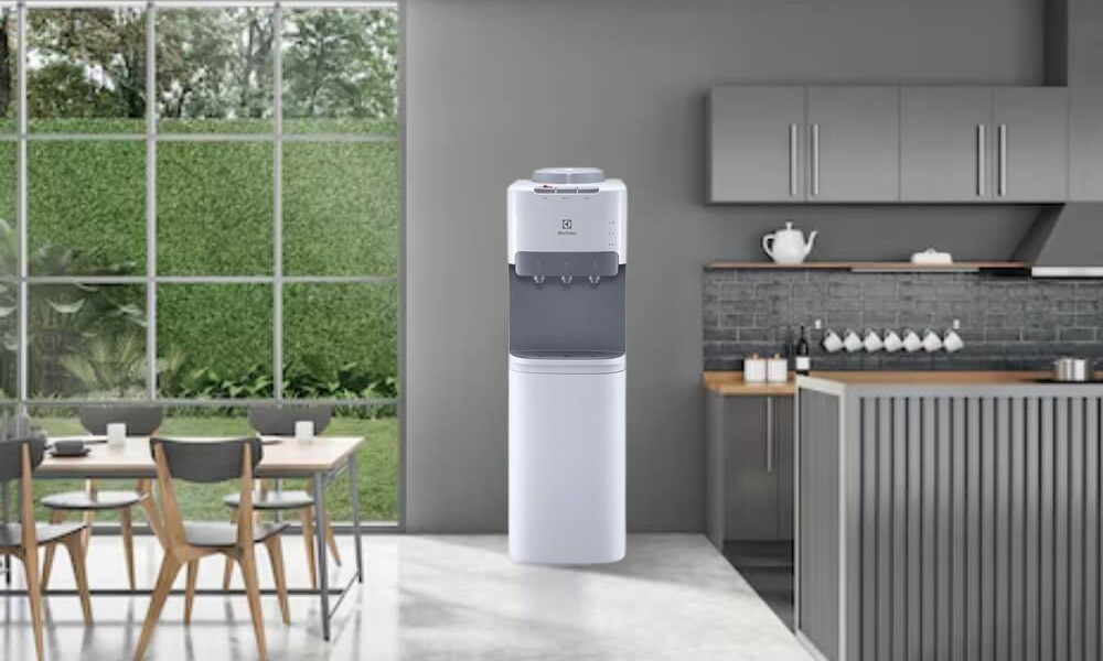 Cây Nước Nóng Lạnh Electrolux EDBMFACWF 530W làm từ chất liệu nhựa