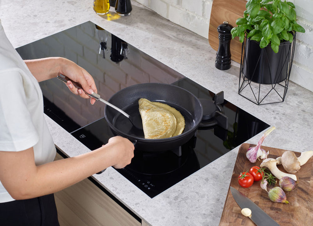 Chảo Fissler Ceratal Comfort Orbit Black phân phối nhiệt tối ưu
