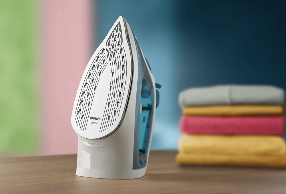 Mặt đế Ceramic chống dính hỗ trợ ủi quần áo thuận tiện