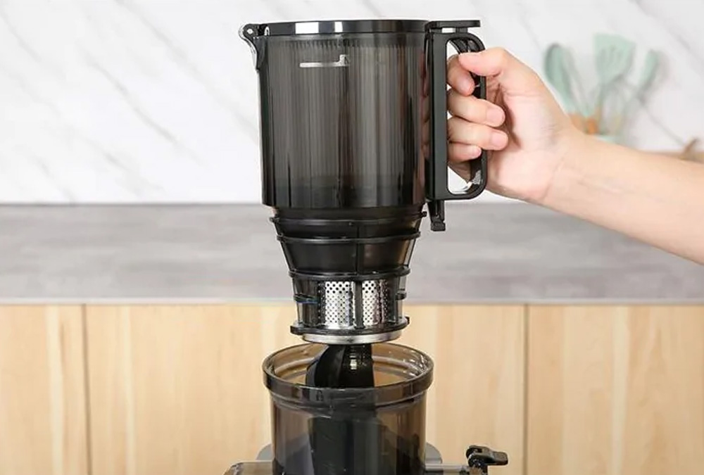 Hafele HS-J108SG chỉ hoạt động khi cối được lắp đúng vị trí