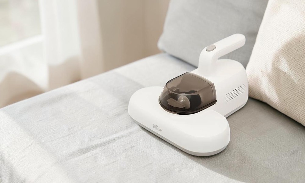 Máy Hút Bụi Đệm Giường Bear VC-4H04A có trọng lượng 1.2kg
