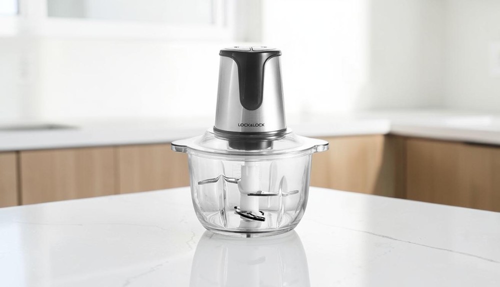 Dung tích 2 lít, lòng cối sâu, máy xay này có sức chứa tốt