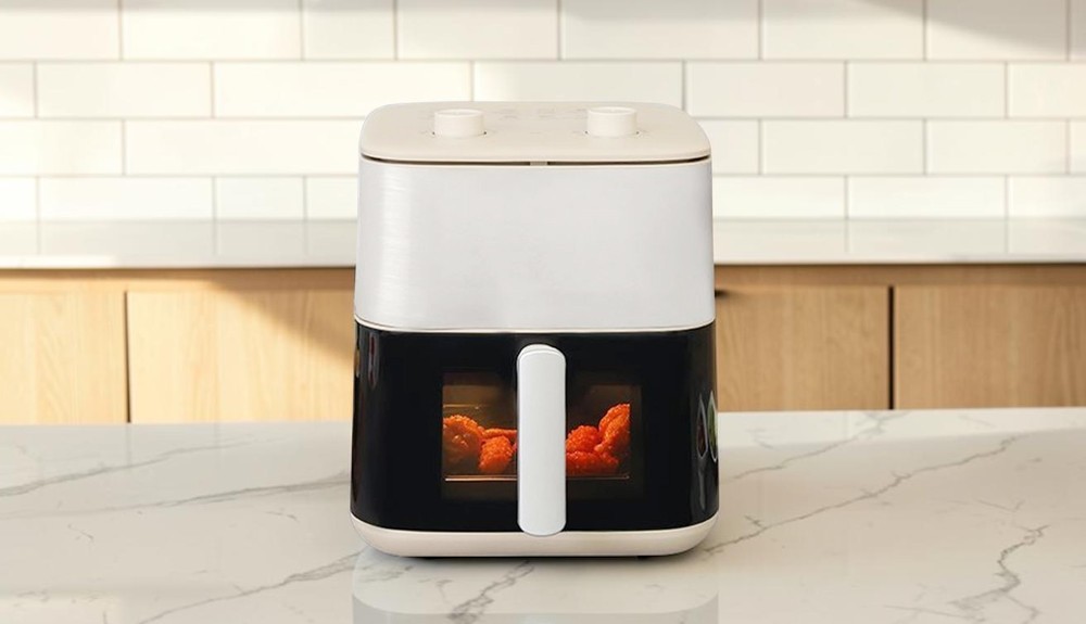 Công suất 1600W kết hợp thanh nhiệt và quạt đối lưu giúp thực phẩm chín đều
