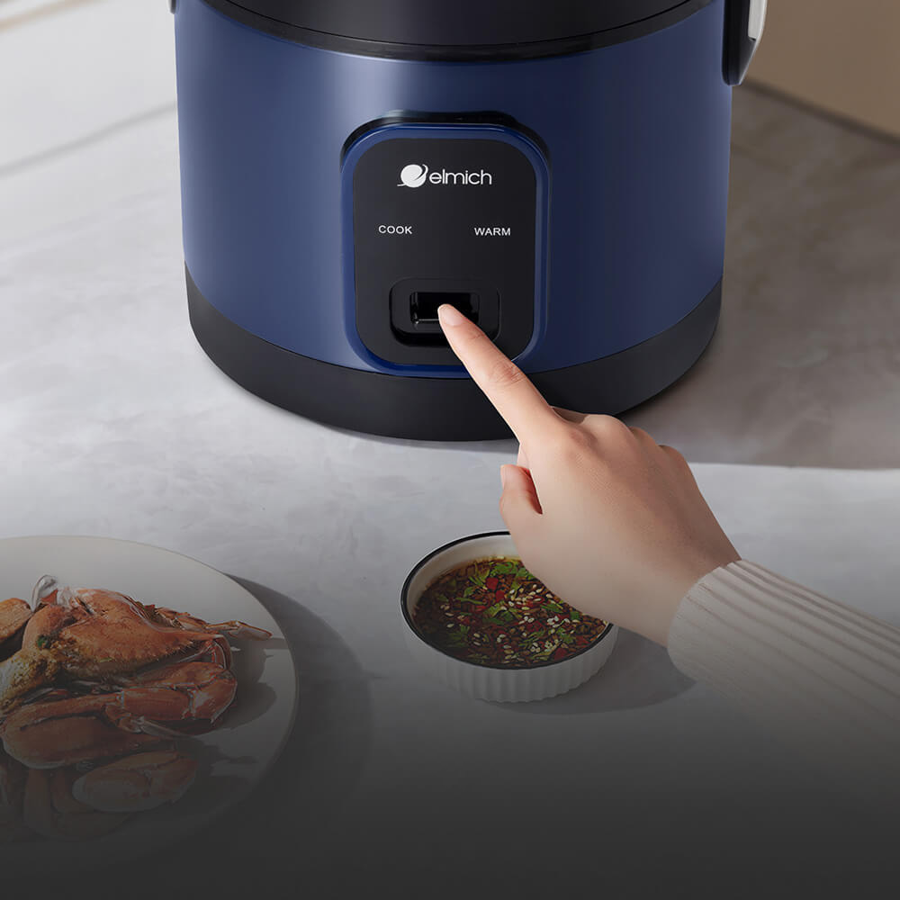 Điều khiển nút gạt dễ thao tác với 2 chế độ nấu cơm và giữ ấm
