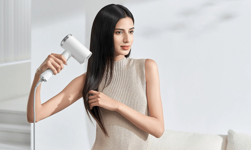 Xiaomi High-speed Ionic Hair Dryer EU (BHR9114EU) tạo nồng độ ion âm cao