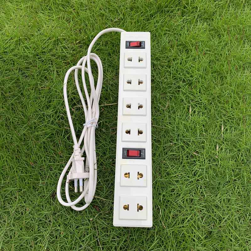 Ổ cắm điện Điện Quang hỗ trợ lỗ cắm 2 chấu