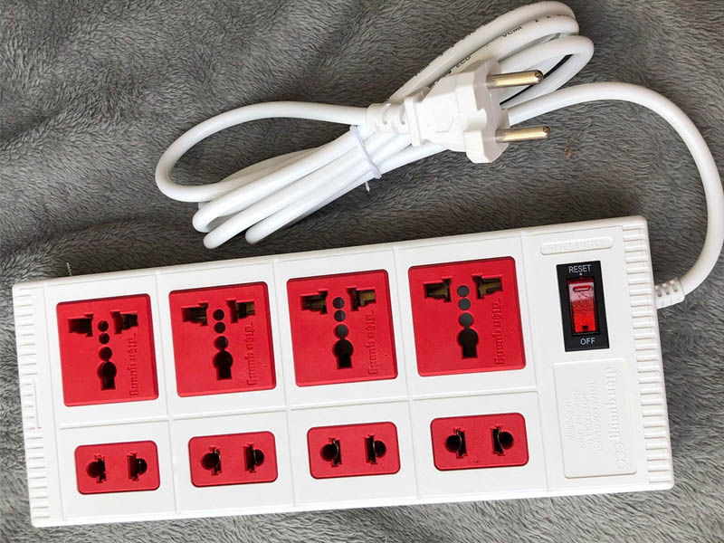 Ổ cắm điện Điện Quang có dây dài đến 5m