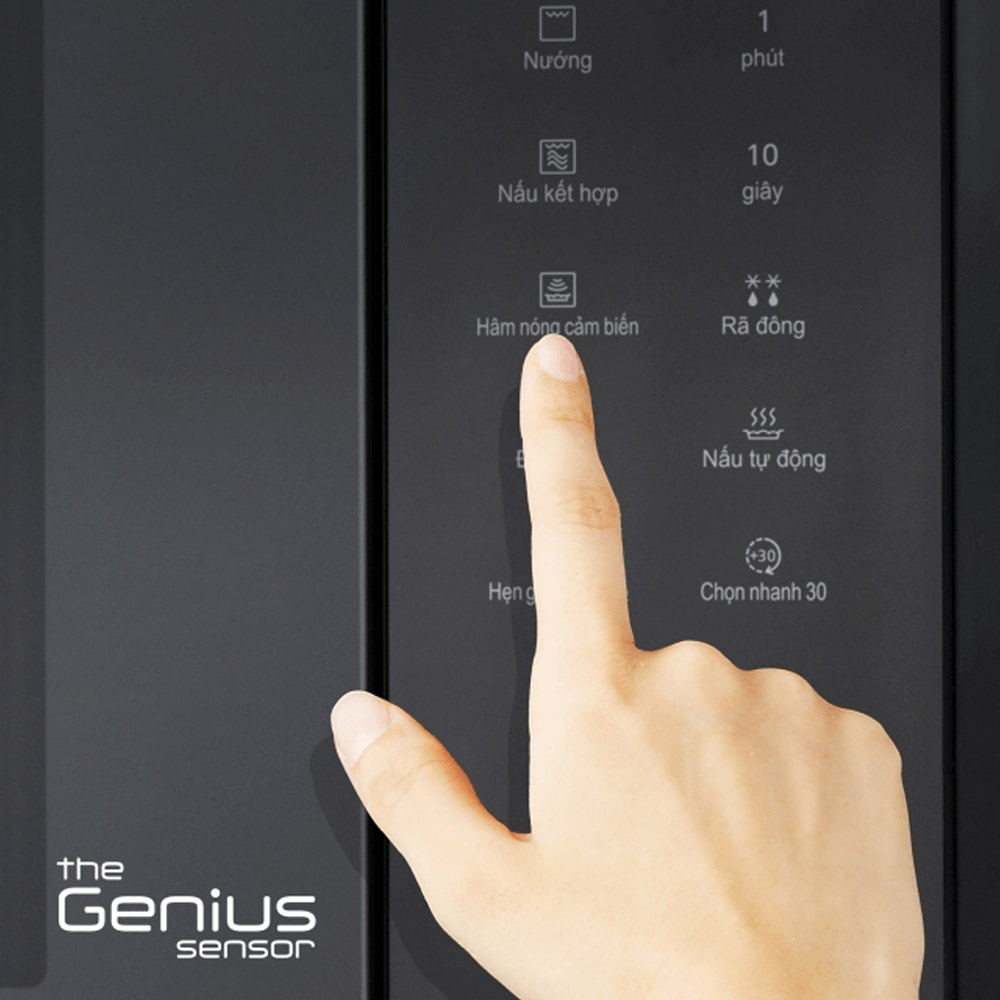 Điều khiển cảm ứng đi kèm màn hình hiển thị dễ thao tác 