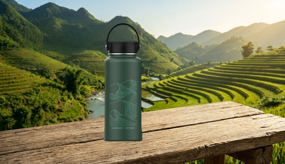 Quai xách phía trên cùng nắp giúp người dùng dễ dàng cầm nắm