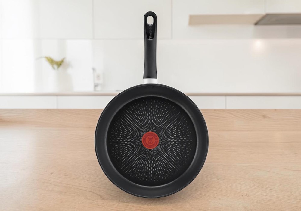 Tefal Flavor Force E2770674 trang bị tay cầm nhựa Bakelite cách nhiệt