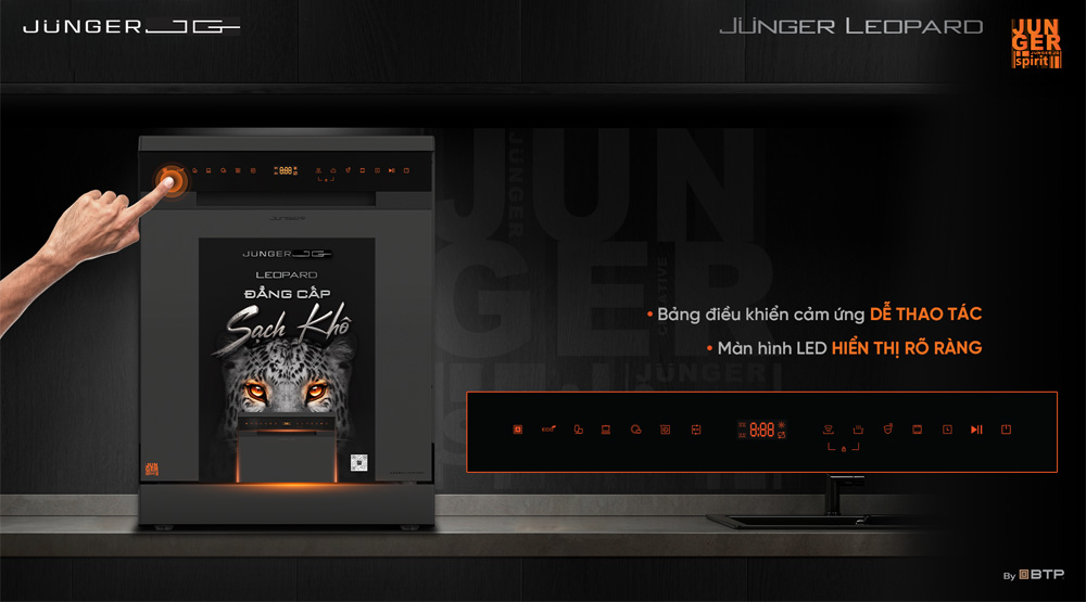 Bảng điều khiển cảm ứng thông minh với giao diện trực quan