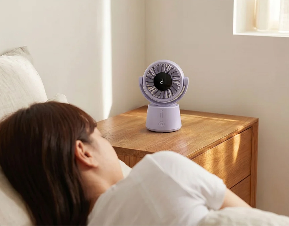 Cung cấp 5 tốc độ gió và khả năng vận hành êm ái