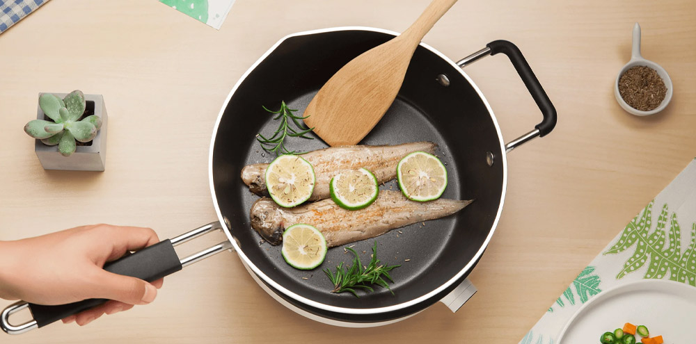 Công suất 2100W mạnh mẽ giúp làm nóng nhanh