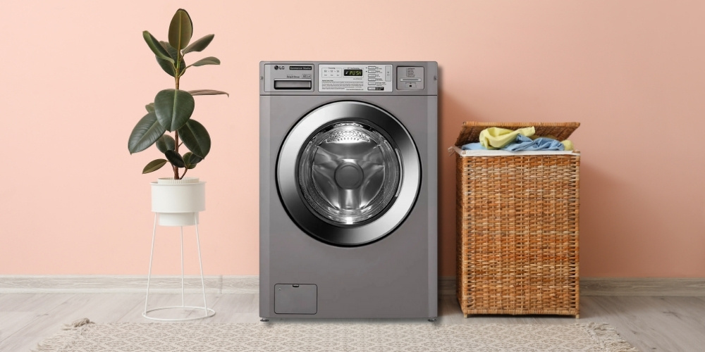 LG CWG27MDQRS cho phép người dùng dễ dàng cho đồ vào hoặc lấy quần áo ra