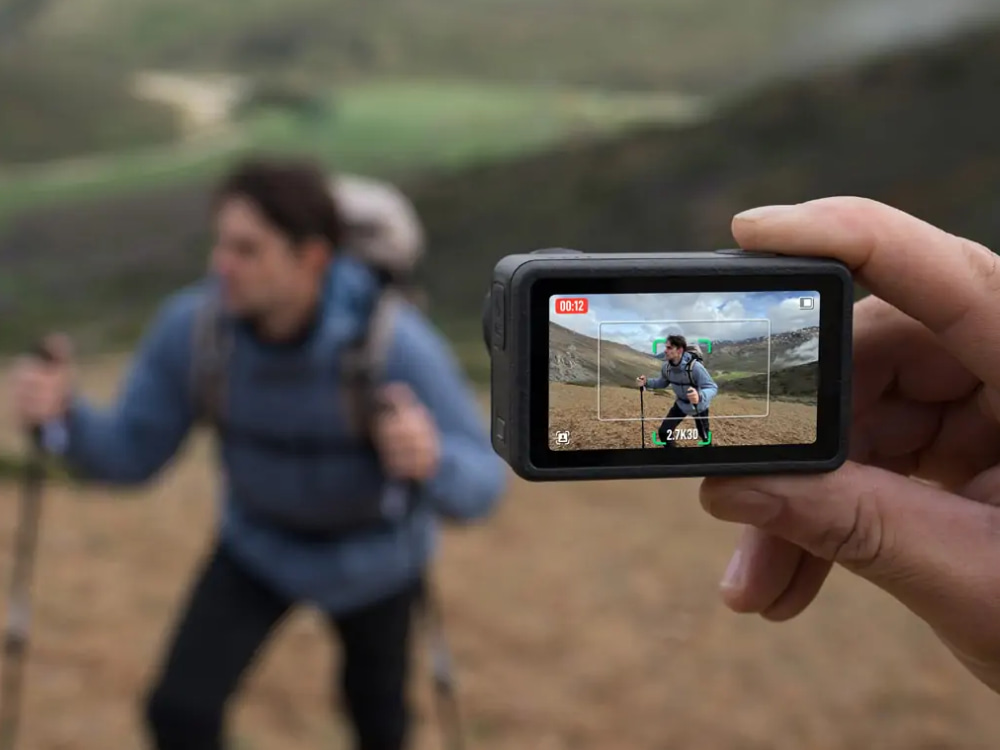 DJI Osmo Action 5 Pro Adventure Combo theo dõi chủ thể