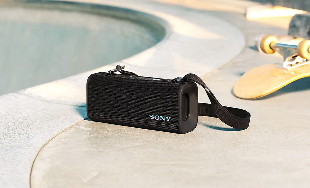 Phần mặt trước của loa được phủ lớp vải Fabric cao cấp