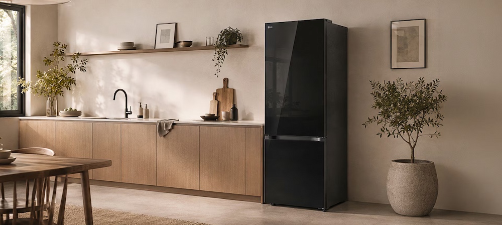 LG B33BG thiết kế cửa phẳng mặt kính đen sang trọng