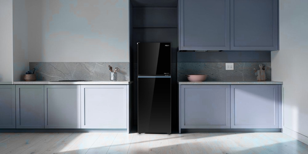 Tủ Lạnh Aqua AQR-T388FA(GB) thiết kế ngăn đông trên, mặt kính đen bóng sang trọng