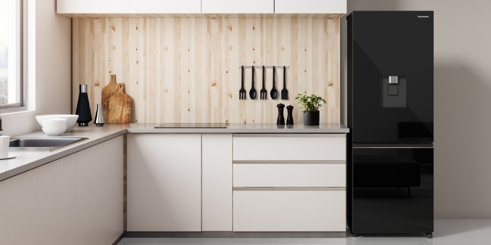 Tủ Lạnh Panasonic NR-BV331WGKV mặt gương đen sang trọng