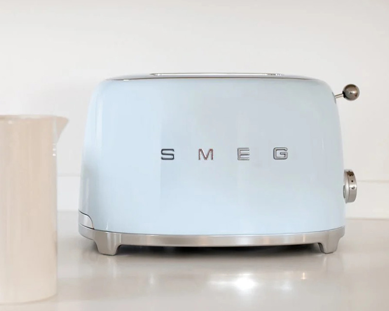 Smeg TSF01PBEU - Xanh Nhạt được làm từ các chất liệu cao cấp