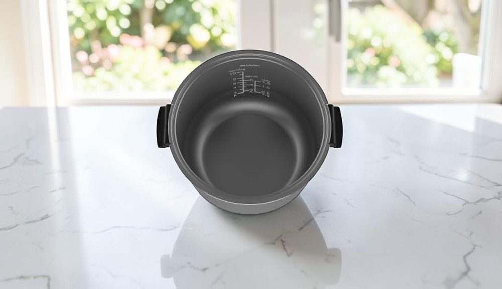 Sharp KS-COM1875I-RS trang bị lòng nồi phủ 3 lớp chống dính Daikin