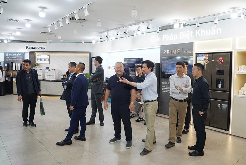 CEO Panasonic thăm Điện Máy Chợ Lớn