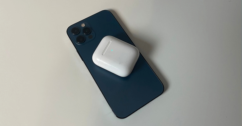 Apple trang bị công nghệ sạc ngược không dây cho iPhone