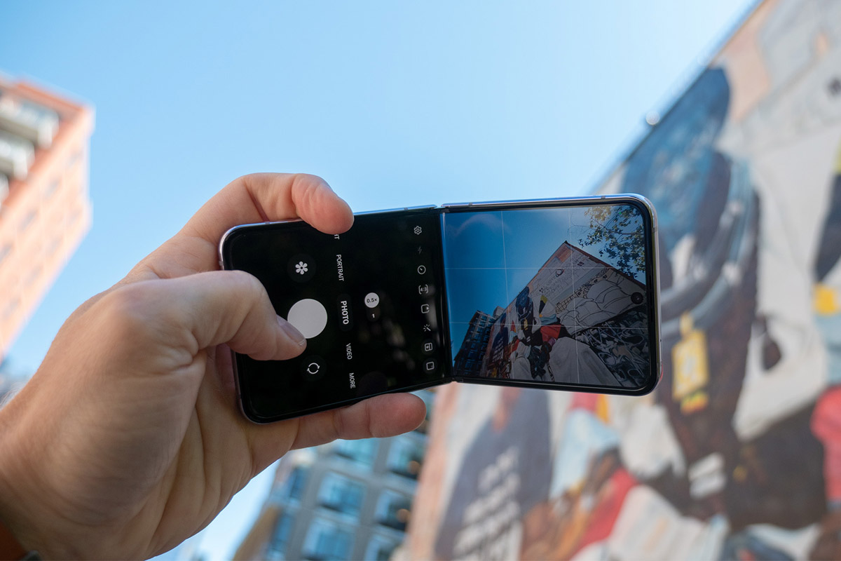Camera Samsung Galaxy Z có độ phân giải cao, hỗ trợ nhiều tính năng quay chụp