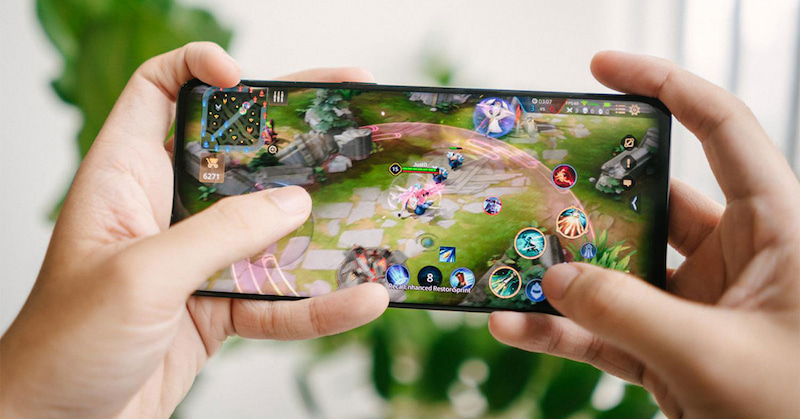 Chọn màn hình điện thoại lớn để chơi game tốt hơn