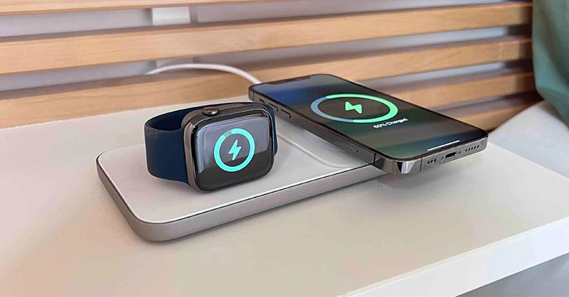 Người dùng có thể sạc điện thoại iPhone và Apple Watch trên MagSafe Duo