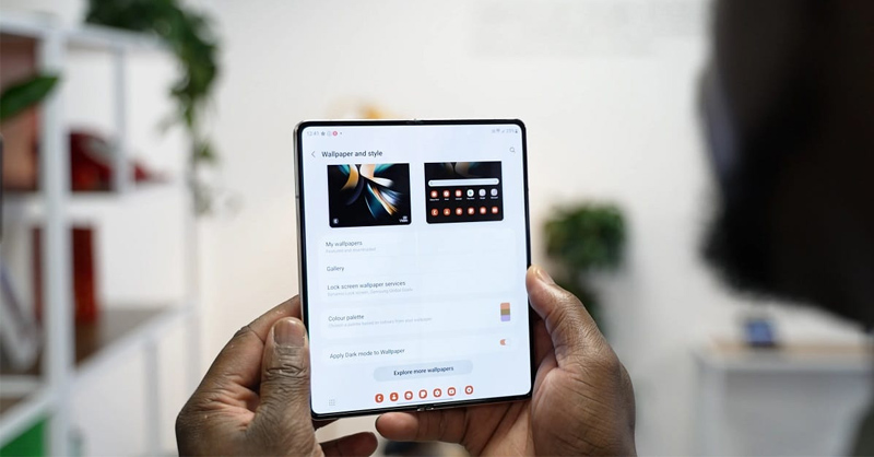 Galaxy Z Fold5 hoạt động đa nhiệm với thời lượng pin lâu đáng kể