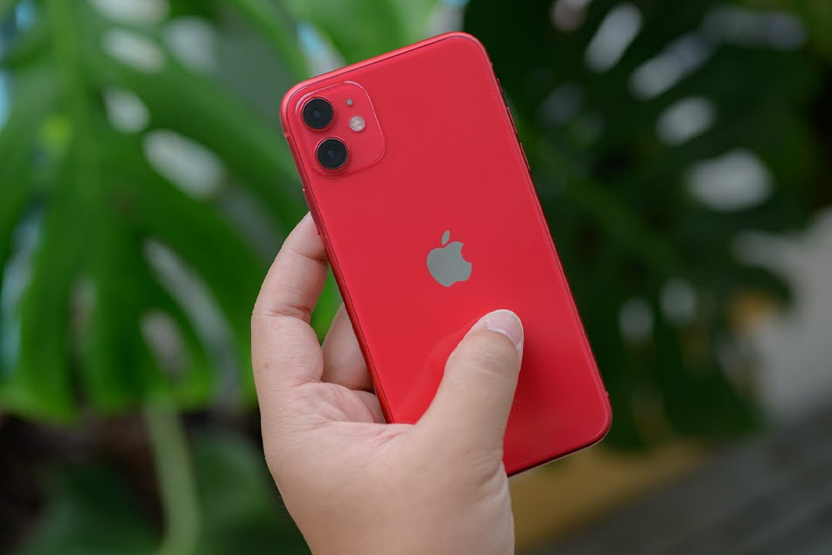 iPhone 11 128GB phiên bản đỏ mang đến một vẻ đẹp ấn tượng