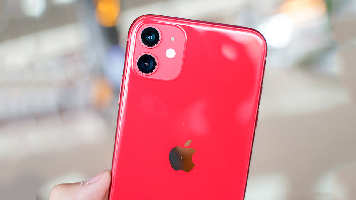 iPhone 11 đỏ với vẻ đẹp sang trọng, bắt mắt